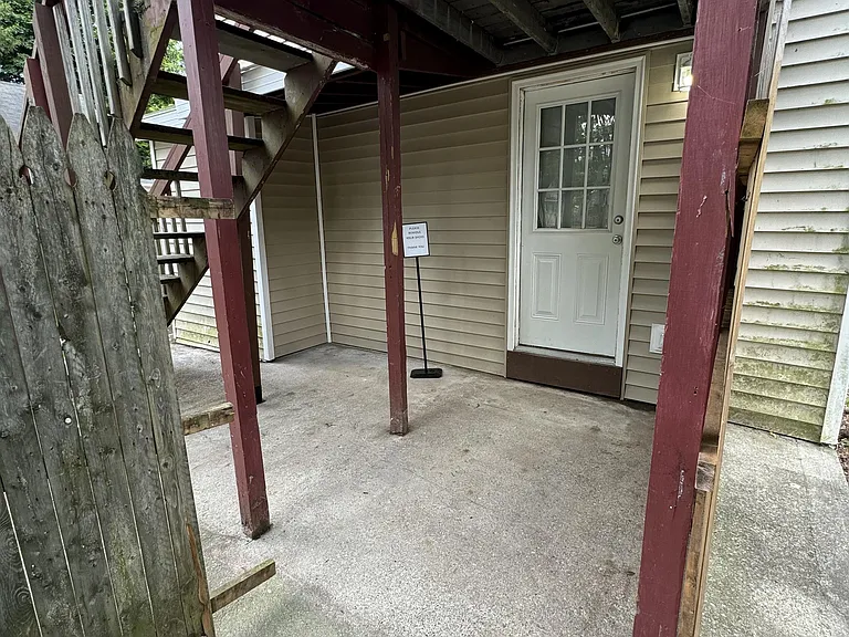88 Clinton Ave — Photo 9
