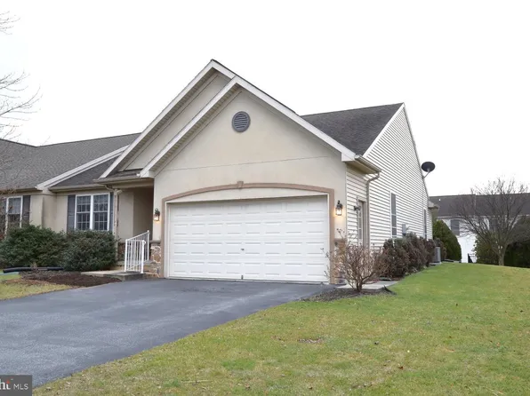 3453 Green Leaf Dr, Mount Joy, PA 17552