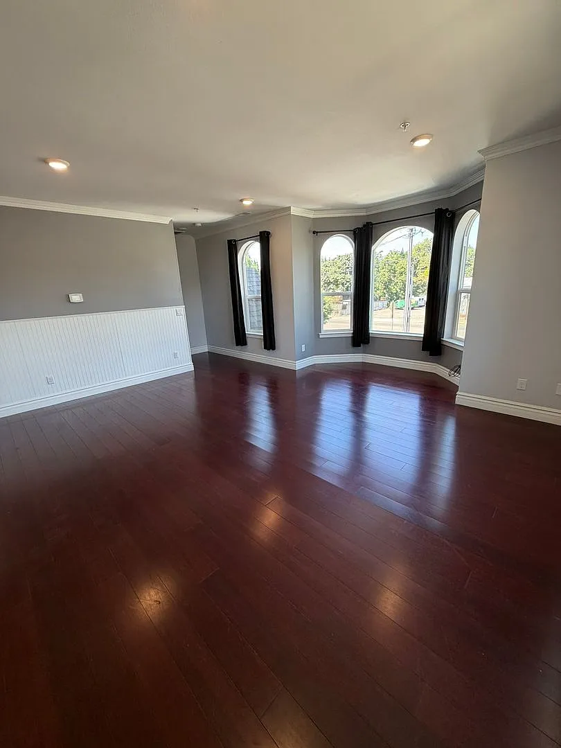 103 W Bishop Way — Photo 4