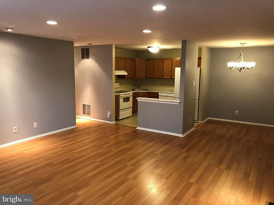 1806 The Woods #1806