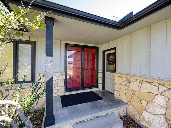 4th image of 30 Harris Dr