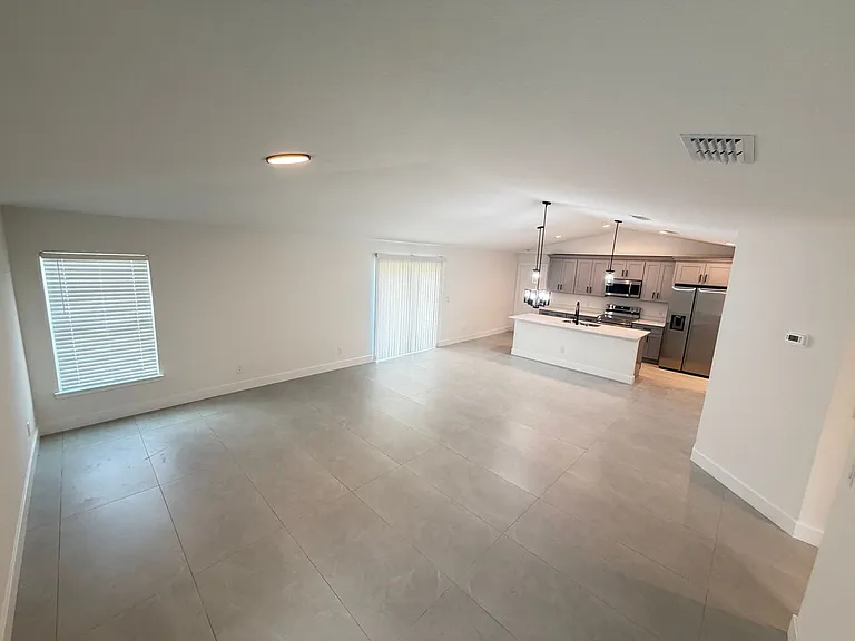 2614 Palomar Ave SE — Photo 6