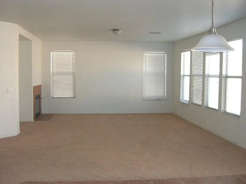 Building Photo - 6907 S Emerald Pl