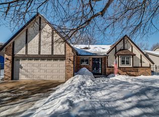 9830 Ilex St NW, Coon Rapids, MN 55433