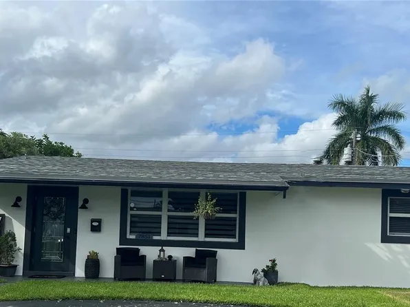 7851 NW 15th Ct, Pembroke Pines, FL 33024