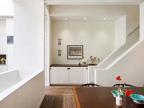 4th image of 50 Garden Pl