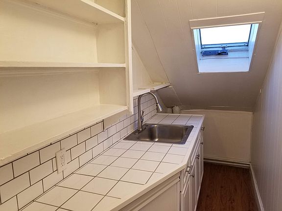 3rd image of 191 Bridgham St APT 3