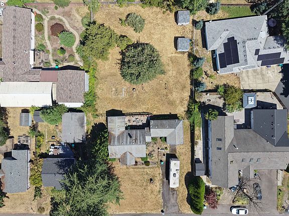 3rd image of 10831 NE Knott St