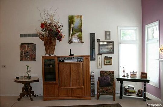 5th image of 7107 Autumn Wood Dr