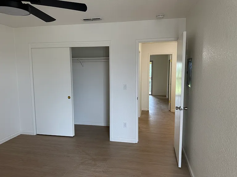 1521 Racquet Club Dr #B — Photo 12