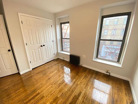 5th image of 32 Underhill Ave #3A