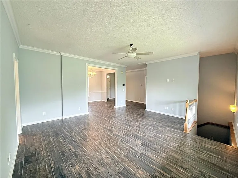 18033 Broadview — Photo 21