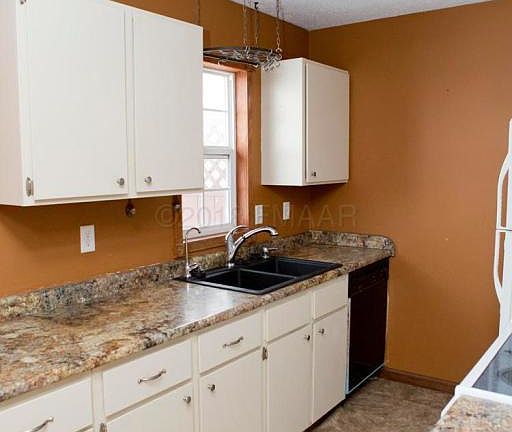 3rd image of 543 4th Ave NW