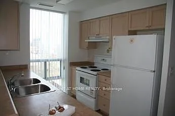 26 Olive Ave N #Penthouse 02 — Photo 12