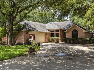 1308 T H Johnson Dr, Taylor, TX 76574