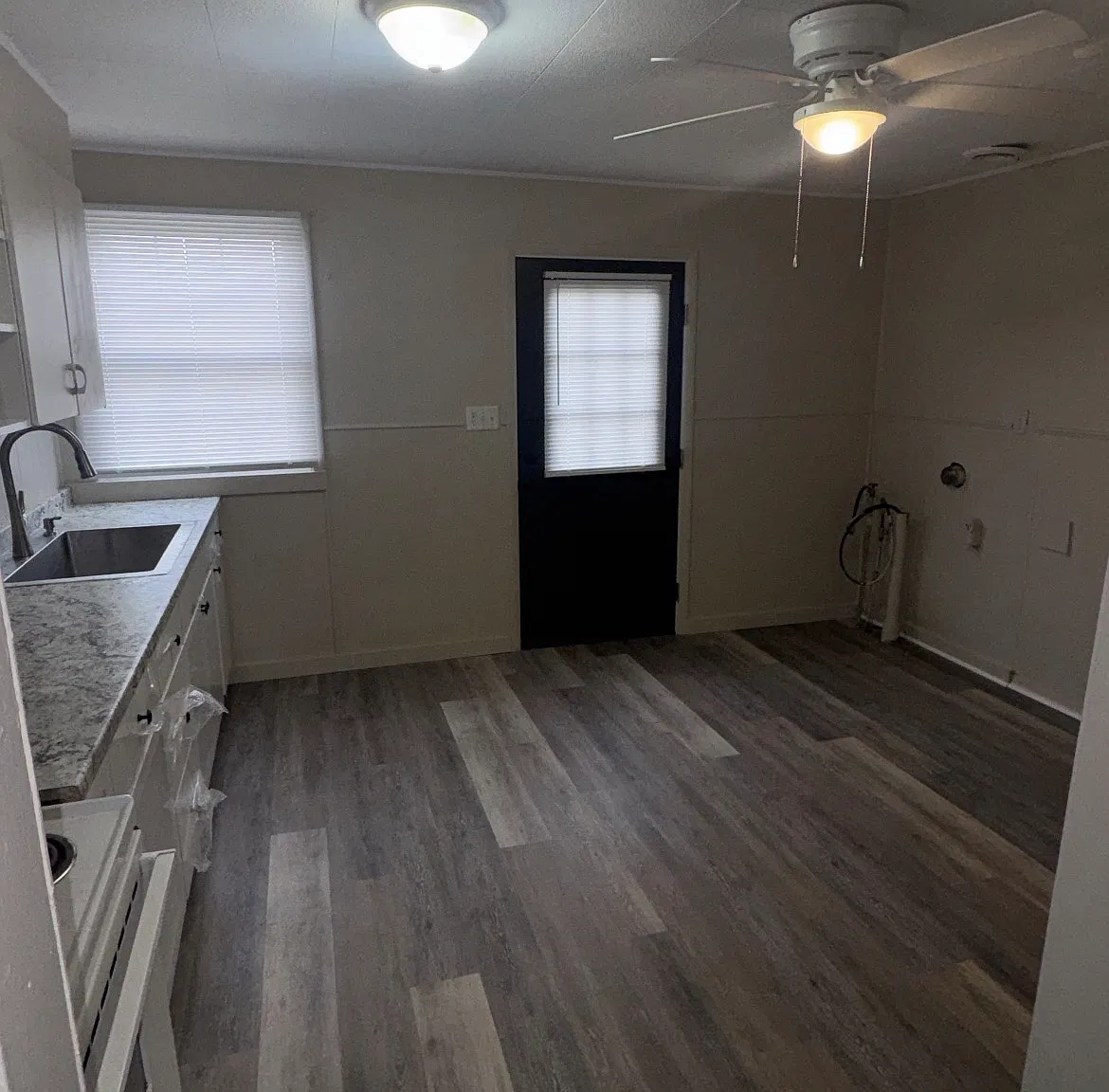 49 Westport Dr — Photo 3