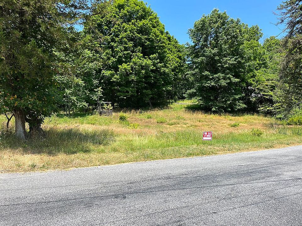 2nd image of 17 Helms Hill Rd