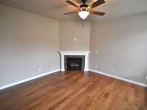 5th image of 3002 31st Ave NW