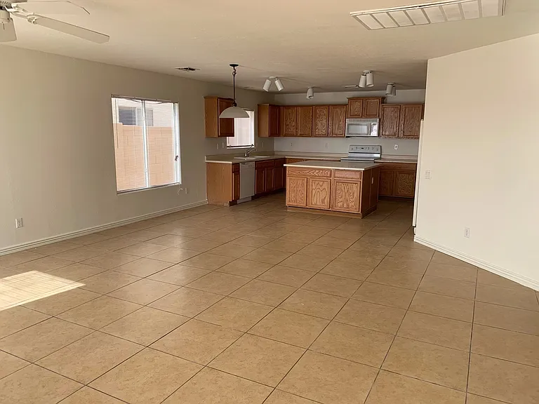 43589 W Cowpath Rd — Photo 7