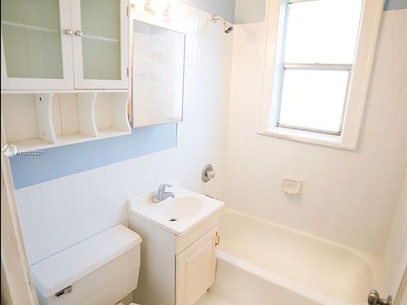 5th image of 344 Mendoza Ave APT 8
