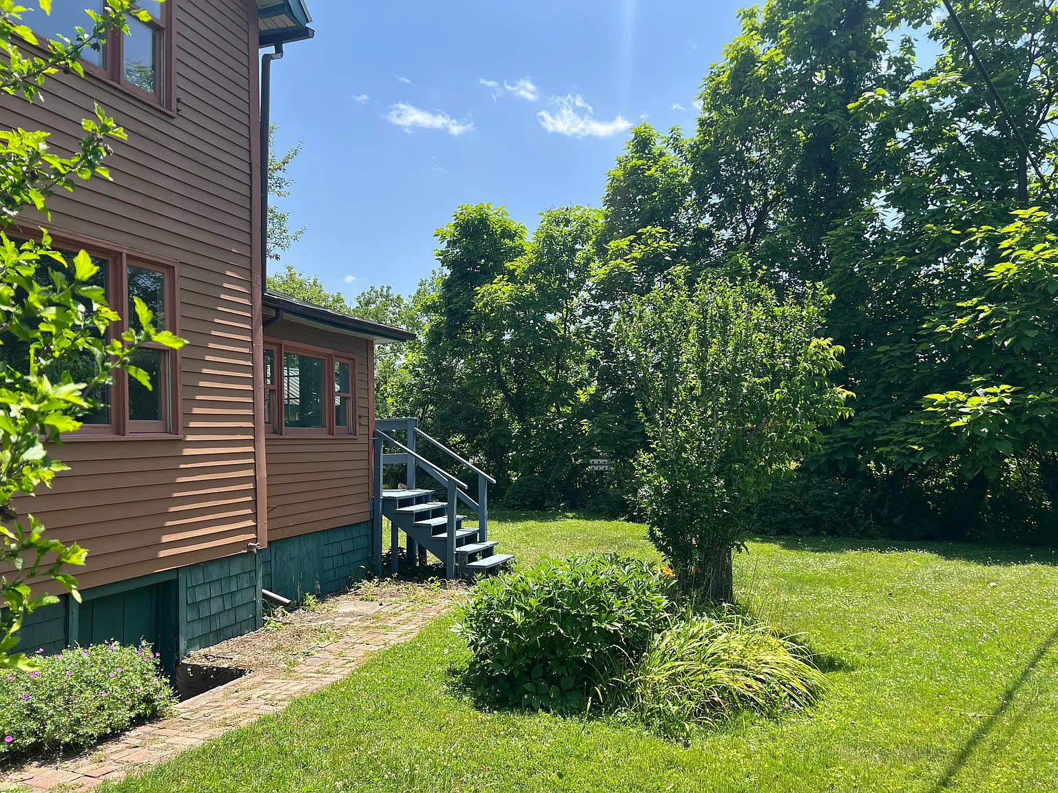2 bed, 1000 sqft, $2,100 — Photo 2