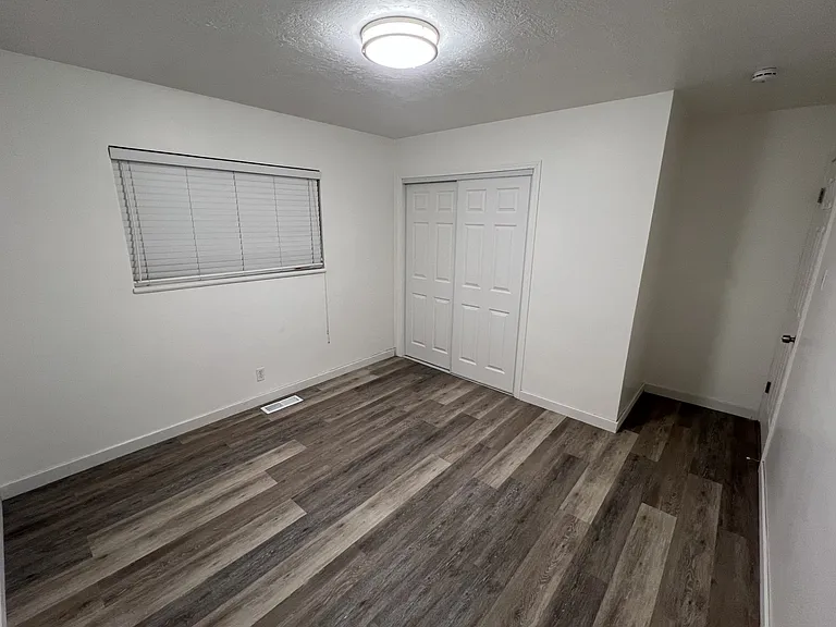 6910 S Village Green Rd — Photo 6