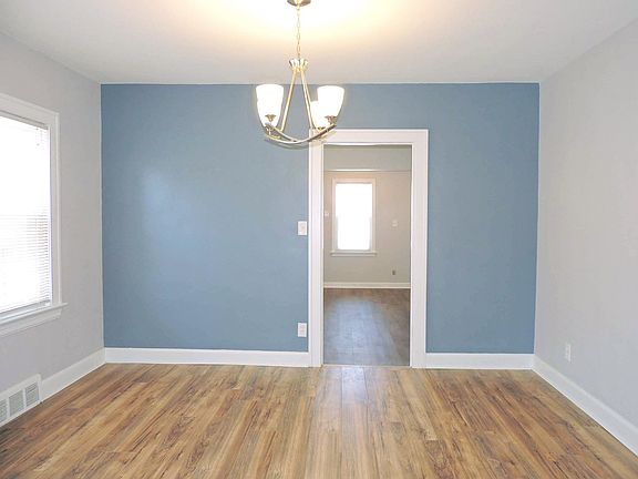 5th image of 19071 Monterey Ave