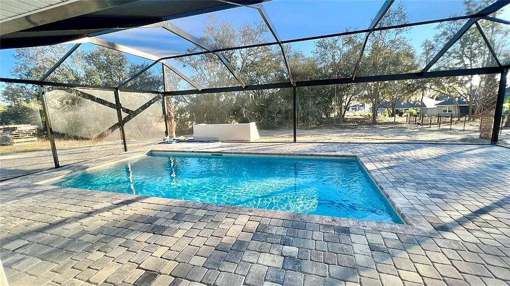 3 bed, 2.0 bath, 1760 sqft, $3,500 — Photo 2