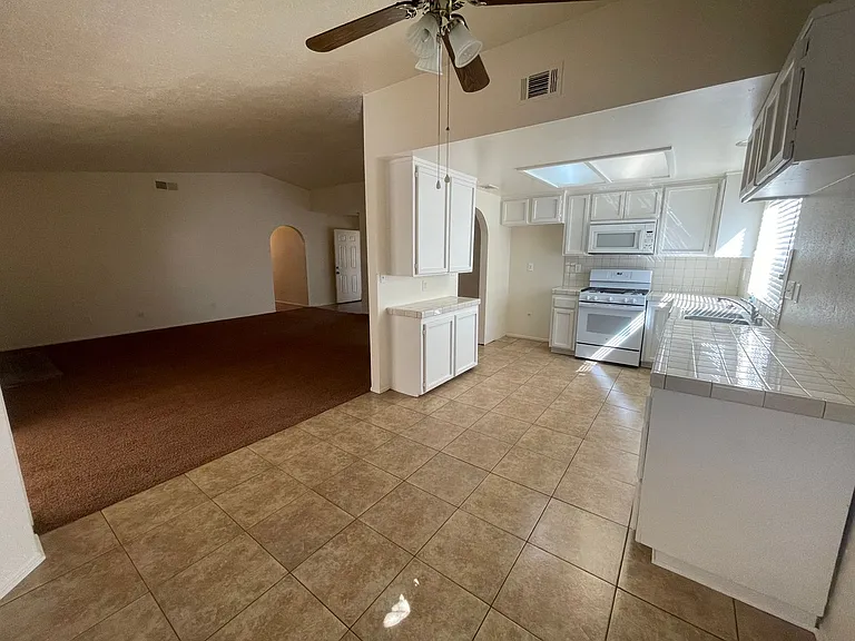 10246 Arroyo Ave — Photo 59