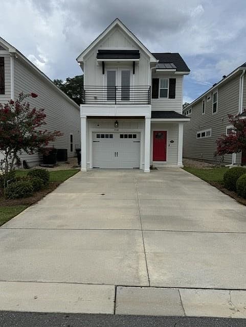 1st image of 438 Grand Oaks Rd