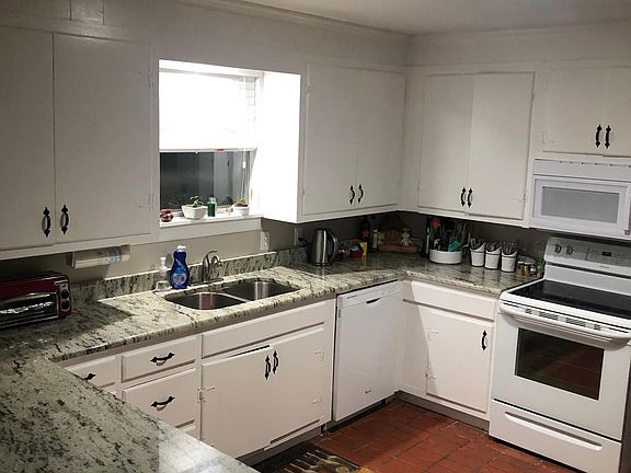 5th image of 410 Catalina Dr