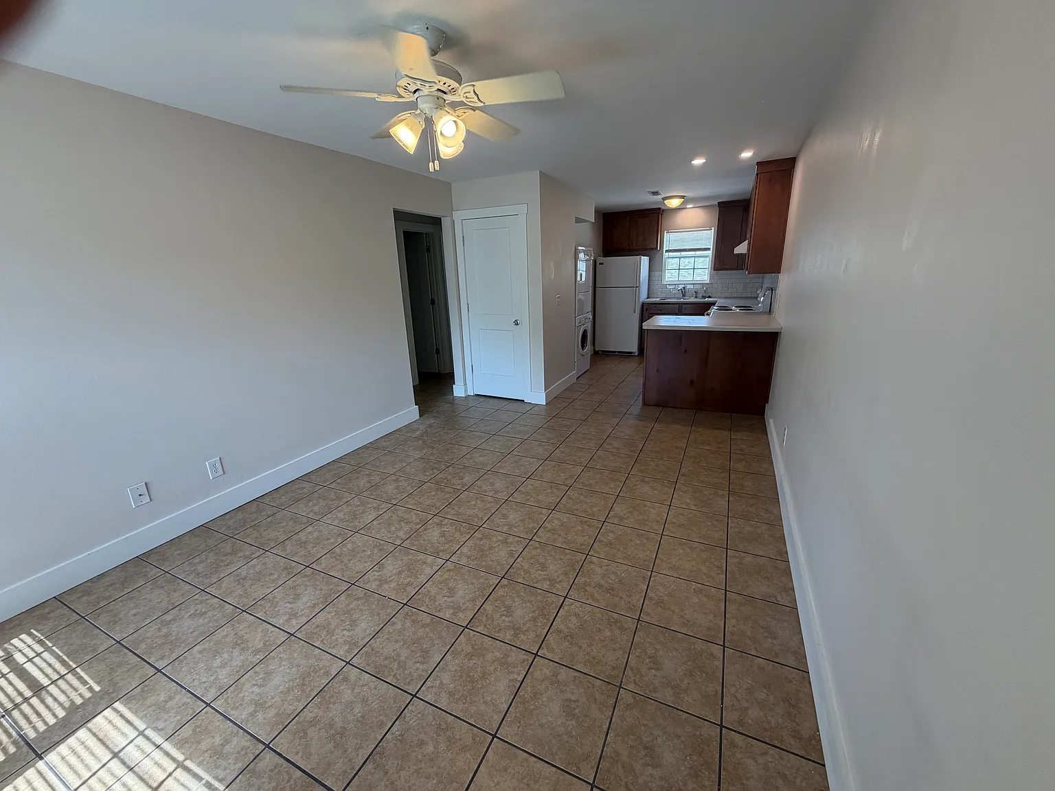 1 bed, 700 sqft, $995 — Photo 3