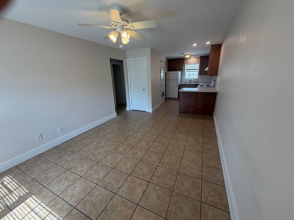 3rd image of 850 N Oakland Ave #9