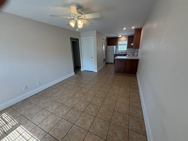 850 N Oakland Ave #9 — Photo 3