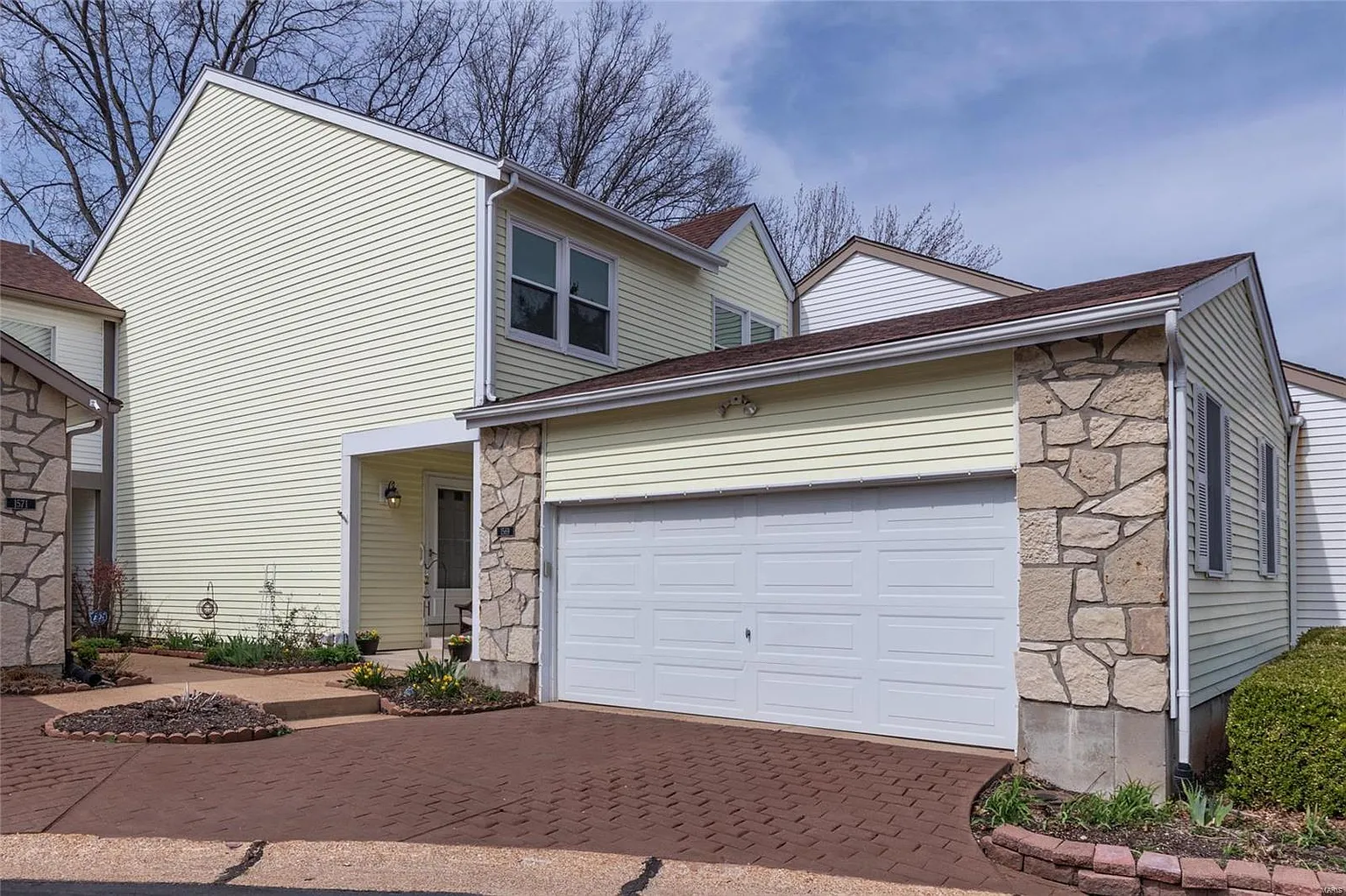 1569 Walpole Dr photo 1