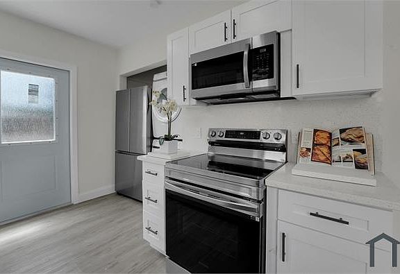 5th image of 1532 NW 1st Ave