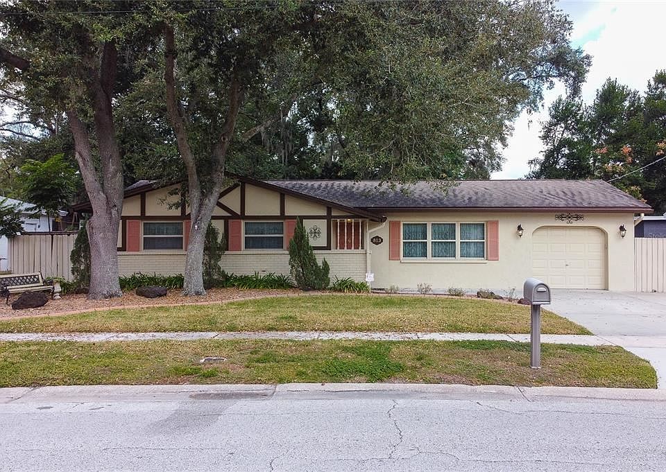 1st image of 813 W 130th Ave