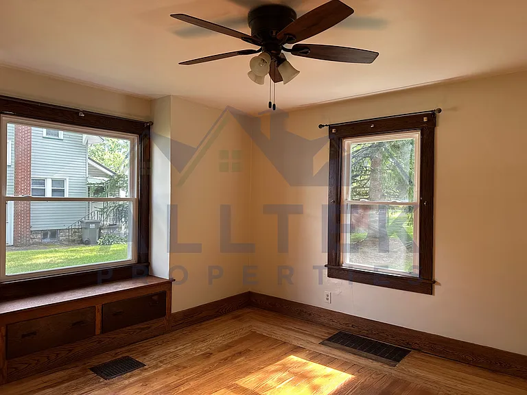 11900 Market St — Photo 8
