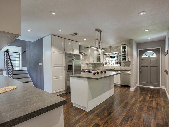 4th image of 6212 Hopi Cir