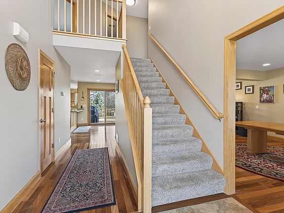 3rd image of 12188 Walnut Dr