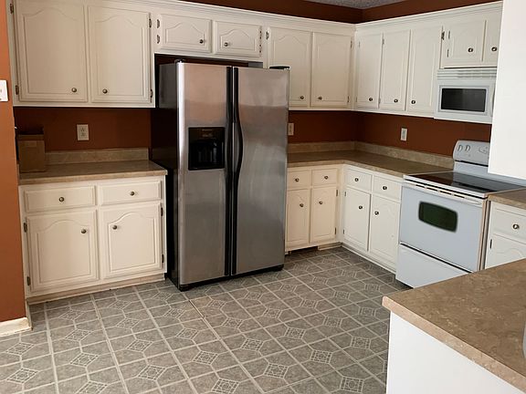 2nd image of 1368 Jenny Ln
