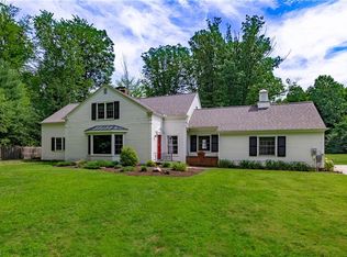 6944 Gates Rd, Gates Mills, OH 44040