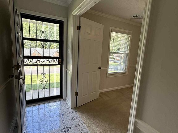 2nd image of 6691 Hickory Crest Dr