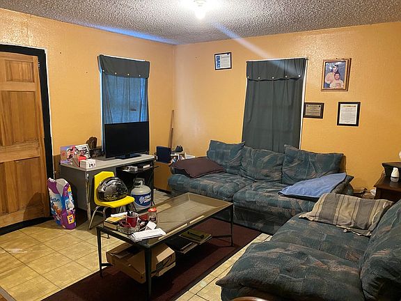 4th image of 605 W 5th St