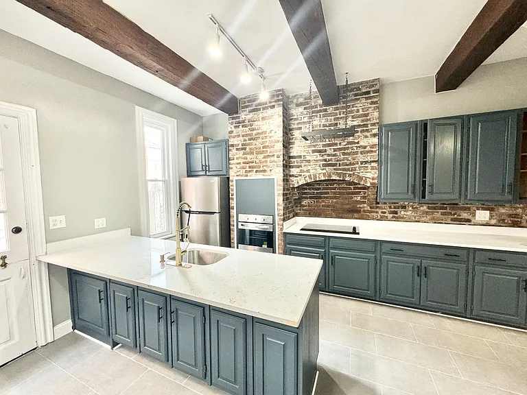1218 Boyle St — Photo 4