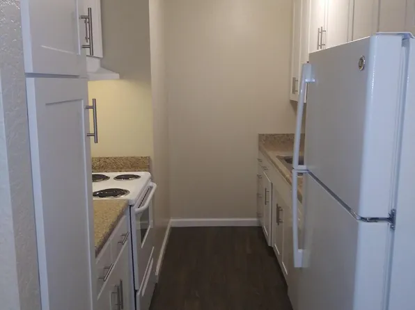 300 E Romie Ln #22, Salinas, CA 93901