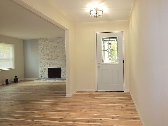 2nd image of 4941 Aaron Dr