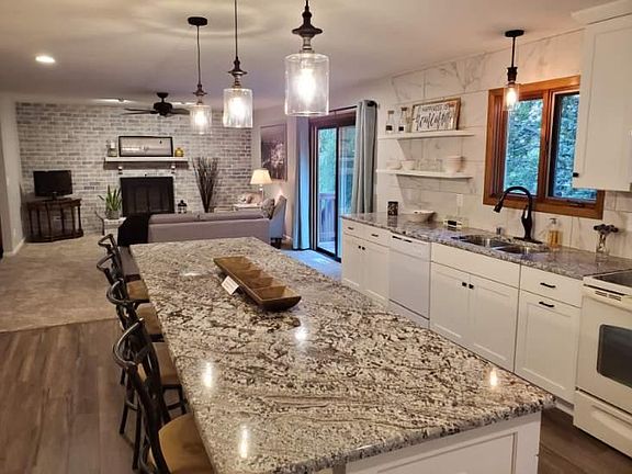 4th image of 12114 Chesholm Ln
