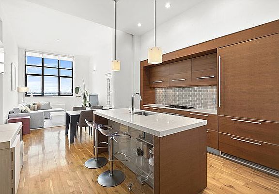 3rd image of 360 Furman St APT 438