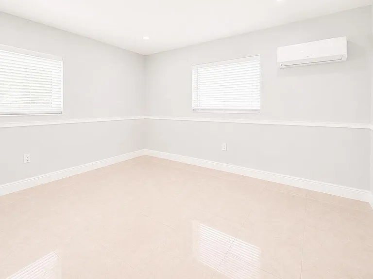 1200 NW 76th Ave — Photo 14